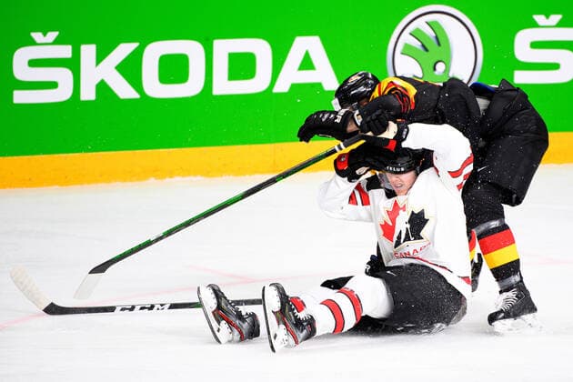 210524 Jacob Bernard-Docker of Canada and Tom Kuhnhackl of Germany during the 2021 IIHF Ice hockey, Eishockey World Championship, WM, Weltmeisterschaft game between Germany and Canada on May 24, 2021 in Riga. Photo: Simon Hastegard BILDBYRAN kod SH SH0113 ishockey ice hockey ishockey-vm iihf ice hockey world championship germany tyskland canada kanada day 4 bbeng Copyright: SIMONxHASTEGARD BB210524SH052