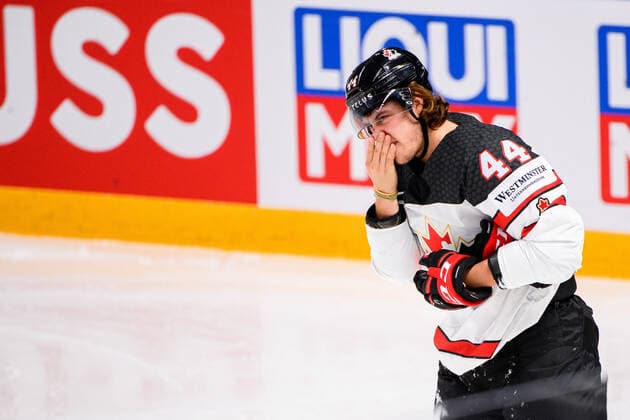 210524 Maxime Comtois of Canada in pain during the 2021 IIHF Ice hockey, Eishockey World Championship, WM, Weltmeisterschaft game between Germany and Canada on May 24, 2021 in Riga. Photo: Simon Hastegard BILDBYRAN kod SH SH0113 ishockey ice hockey ishockey-vm iihf ice hockey world championship germany tyskland canada kanada day 4 bbeng Copyright: SIMONxHASTEGARD BB210524SH055