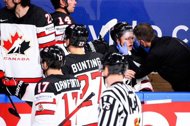 210524 Cole Perfetti of Canada in pain during the 2021 IIHF Ice hockey, Eishockey World Championship, WM, Weltmeisterschaft game between Germany and Canada on May 24, 2021 in Riga. Photo: Simon Hastegard BILDBYRAN kod SH SH0113 ishockey ice hockey ishockey-vm iihf ice hockey world championship germany tyskland canada kanada day 4 bbeng depp skada Copyright: SIMONxHASTEGARD BB210524SH059