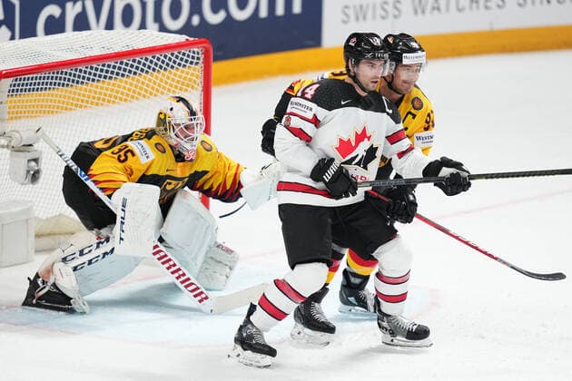 24.05.2021, Riga, Arena Riga, Germany vs Canada (2021 IIHF Ice hockey, Eishockey World Championship, WM, Weltmeisterschaft , 14 Adam Henrique (Canada) against 91 Moritz Muller (Germany) goalkeeper Mathias Niederberger (Germany) Riga Riga Latvia Copyright: xJustPictures.ch JarixPestelaccix