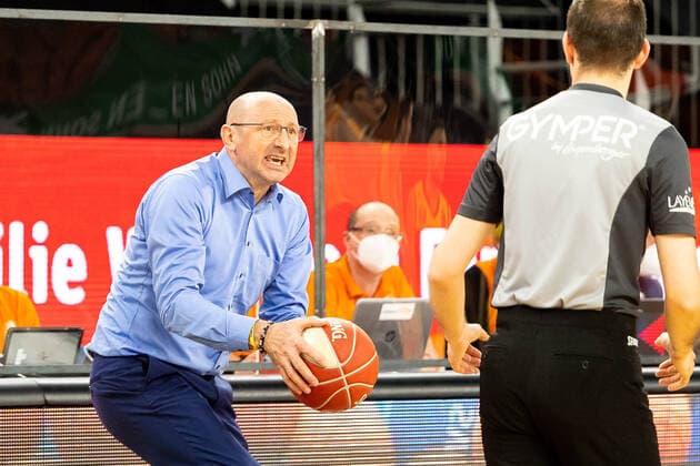 Mladen Drijencic (EWE Baskets Oldenburg Head Coach) beschwert sich Ratiopharm Ulm vs. EWE Baskets Oldenburg, Playoffs Spiel 3, Viertelfinale, Saison 2020 21, 24.05.2021 Ratiopharm Ulm vs. EWE Baskets Oldenburg, Playoffs Spiel 3, Viertelfinale Neu-Ulm Copyright: xEibner-Pressefoto RogerxBuerkex EP_EER