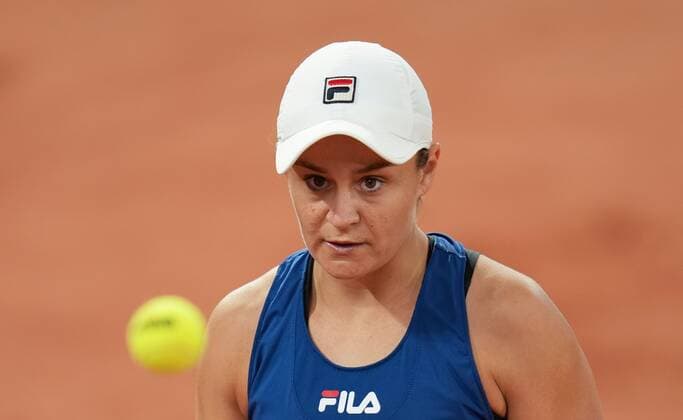 Sport Bilder des Tages Mandatory Credit: Photo by Javier Grcia BPI Shutterstock (11970508w) Ashleigh Barty of Australia practices French Open Tennis, Tuesday Previews, Roland Garros, Paris, France - 25 May 2021 French Open Tennis, Tuesday Previews, Roland Garros, Paris, France - 25 May 2021  Copyright: xJavierxGrcia BPI Shutterstockx 11970508w