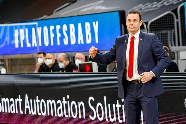 Headcoach Johan Roijakkers (Brose Bamberg) Brose Bamberg - MHP Riesen Ludwigsburg - easyCredit-BBL - Basketball Bundesliga - Basketball Saison 2020 21 Playoff-Viertelfinale Spiel 4 , Playoffs, 25.05.2021 Bamberg, Brose Arena Copyright: DanielxLöb