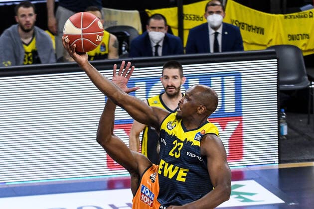 GER, BBL, Play-offs, ratiopharm ulm vs EWE Baskets Oldenburg 26.05.2021, ratiopharm arena, Neu-Ulm, GER, BBL, Play-offs, ratiopharm ulm vs EWE Baskets Oldenburg, im Bild Rickey Paulding (Oldenburg, 23) kann fast ungehindert zum Korb gehen