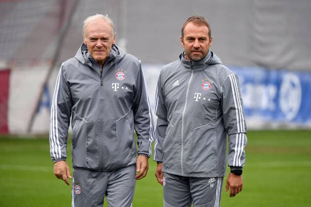 HANSI FLICK WILL BAYERN-LEGENDE HERMANN GERLAND OFFENBAR MIT ZUM DFB NEHMEN. Archivfoto: v.li:Hans Dieter (Hansi) FLICK (Co Trainer FCB), Hermann GERLAND,Co Trainer Bayern Muenchen. Abschlusstraining FC Bayern Muenchen vor dem Champions League Spiel FC Bayern Muenchen - Olympiacos FC (Piraeus), Fussball,am 05.11.2019. Â