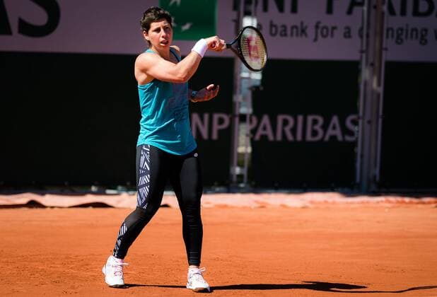Mandatory Credit: Photo by Rob Prange Shutterstock (11975059j) Carla Suarez Navarro of Spain during practice ahead of the 2021 Roland Garros Grand Slam Tournament French Open Tennis, Wednesday Previews, Roland Garros, Paris, France - 27 May 2021 French Open Tennis, Wednesday Previews, Roland Garros, Paris, France - 27 May 2021  Copyright: xRobxPrange Shutterstockx 11975059j