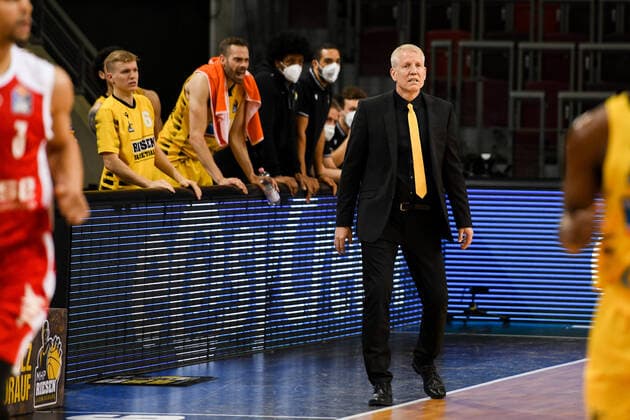 John Patrick (MHP Riesen Ludwigsburg, Headcoach) gibt Anweisungen, GER, MHP Riesen Ludwigsburg vs. Brose Bamberg, 27.05.2021, Play Off Viertelfinale Spiel 5, easycredit Basketball Bundesliga, Spielzeit 2020 2021. GER, MHP Riesen Ludwigsburg vs. Brose Bamberg, 27.05.2021, Play Off Viertelfinale Spiel 5, easycredit Basketball Bundesliga, Spielzeit 2020 2021 Ludwigsburg Copyright: xEibnerxPressefoto MichaelxMemmlerx EP_MMR
