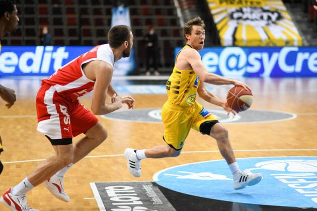 Jordan Hulls (MHP Riesen Ludwigsburg) am Ball, GER, MHP Riesen Ludwigsburg vs. Brose Bamberg, 27.05.2021, Play Off Viertelfinale Spiel 5, easycredit Basketball Bundesliga, Spielzeit 2020 2021. GER, MHP Riesen Ludwigsburg vs. Brose Bamberg, 27.05.2021, Play Off Viertelfinale Spiel 5, easycredit Basketball Bundesliga, Spielzeit 2020 2021 Ludwigsburg Copyright: xEibnerxPressefoto MichaelxMemmlerx EP_MMR