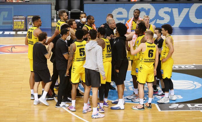 Ludwigsburg , Basketball easyCredit BBL Bundesliga , Viertelfinale Spiel 5, MHP RIESEN Ludwigsburg vs. Brose Bamberg , Jubel Riesen