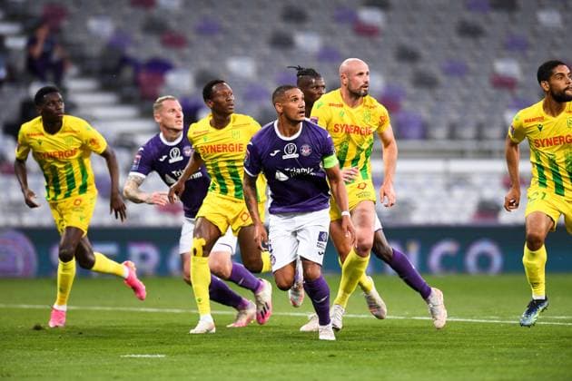 04 RUBEN GABRIELSEN (TOU) - 02 FABIO (NAN) FOOTBALL : Toulouse vs Nantes - Barrage - Ligue 1 Uber Eats - 27 05 2021 FEP Panoramic 