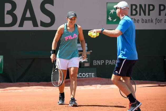 27.05.20121 Paris France, Tennis French Open Roland Garros 2021 v.l., Ashley Barty (AUS) Training, Warm-up vor dem Spiel