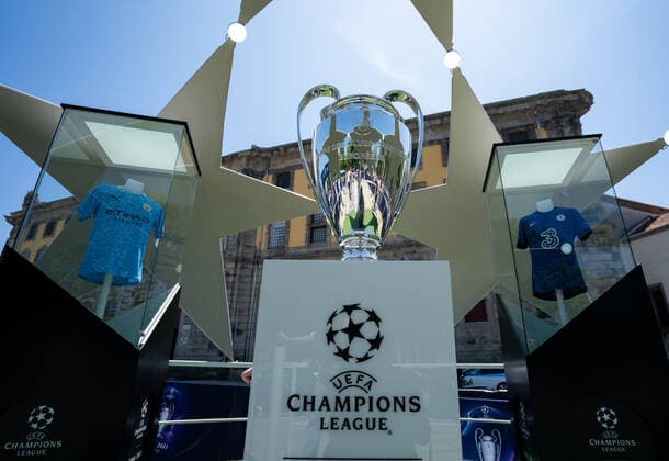 General view outside in the town of Porto as supporters arrive ahead of the Champions League Final 2021 build up ahead of the Manchester City v Chelsea at The Estadio do Dragao, Porto, Portugal on the 27 May 2021. Copyright: xAndyxRowlandx PMI-4241-0015