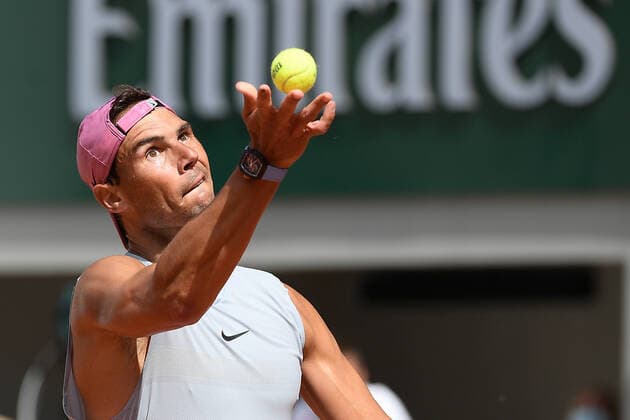 28.05.2021 Paris France, Tennis French Open Roland Garros 2021 v.l., Rafa Nadal (ESP), beim Aufwärmen, Warm-up vor dem Spiel-Up, Training