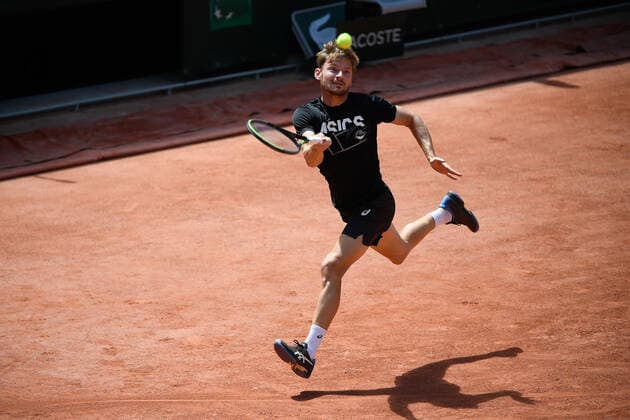 28.05.2021 Paris France, Tennis French Open Roland Garros 2021 v.l., David Goffin (BEL), beim Aufwärmen, Warm-up vor dem Spiel-Up, Training
