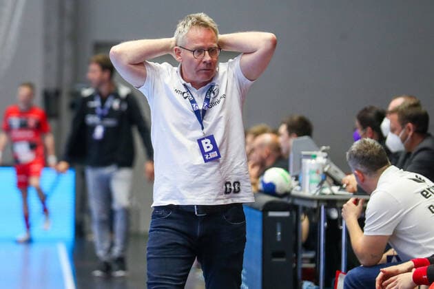 Handball, 31. Spieltag: MT Melsungen vs Die Eulen Ludwigshafen am 27.05.2021 in der Rothenbach-Halle in Kassel Trainer Gudmundur Gudmundsson (Melsungen) unzufrieden, enttäuscht, enttaeuscht, niedergeschlagen