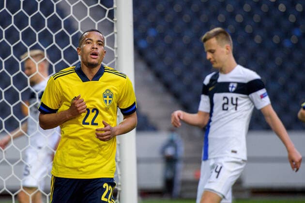 210529 Robin Quaison of Sweden celebrates the 1-0 goal during the International Friendly, Länderspiel, Nationalmannschaft football match between Sweden and Finland on May 29, 2021 in Stockholm. Photo: Johanna Lundberg BILDBYRAN kod JL MT0180 bbeng fotboll football soccer fotball träningslandskamp landskamp international friendly sverige sweden sverige a finland jubel *** 210529 Robin Quaison of Sweden celebrates the 1 0 goal during the international friendly football match between Sweden and Finland on May 29, 2021 in Stockholm Photo Johanna Lundberg BILDBYRAN kod JL MT0180 bbeng fotboll football soccer fotball träningslandskamp landskamp international friendly sverige sweden sverige a finland jubel,  Copyright: JOHANNAxLUNDBERG BB210529JL009