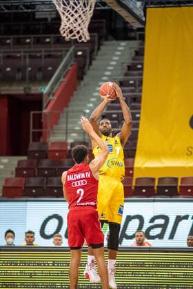 Wade Baldwin (FC Bayern, 02), Jamel McLean (MHP Riesen Ludwigsburg, 07), MHP Riesen Ludwigsburg vs. FC Bayern Basketball, Basketball, Bundesliga, Playoffs, Halbfinale, Spiel 1, easycredit BBL, 29.05.2021, MHP Riesen Ludwigsburg vs. FC Bayern Basketball, Basketball, Bundesliga, Playoffs, Halbfinale, Spiel 1, easycredit BBL, 29.05.2021 Ludwigsburg Copyright: xEibner-Pressefoto SaschaxWaltherx EP_EER