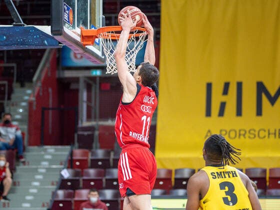 Vladimir Lucic (FC Bayern, 11), Jaleen Smith (MHP Riesen Ludwigsburg, 03), MHP Riesen Ludwigsburg vs. FC Bayern Basketball, Basketball, Bundesliga, Playoffs, Halbfinale, Spiel 1, easycredit BBL, 29.05.2021, MHP Riesen Ludwigsburg vs. FC Bayern Basketball, Basketball, Bundesliga, Playoffs, Halbfinale, Spiel 1, easycredit BBL, 29.05.2021 Ludwigsburg Copyright: xEibner-Pressefoto SaschaxWaltherx EP_EER