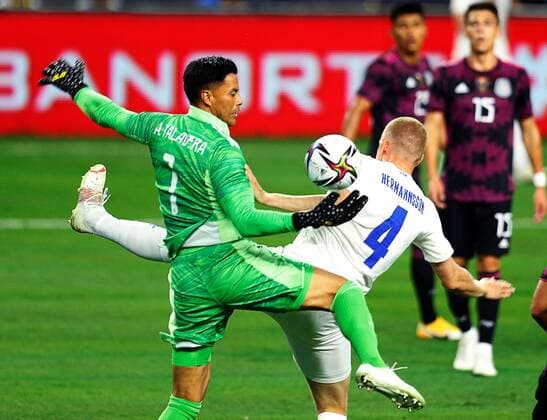 Mexico goalkeeper Alfredo Talavera makes a save against Iceland s Hjortur Hermannsson during the first half of a MexTour soccer match between Mexico and Iceland at AT&T Stadium in Arlington, Texas, USA 29 May 2021. Mexico vs Iceland !ACHTUNG: NUR REDAKTIONELLE NUTZUNG!  Copyright: xRalphxLauerx AME1936 20210530-637579460495621476
