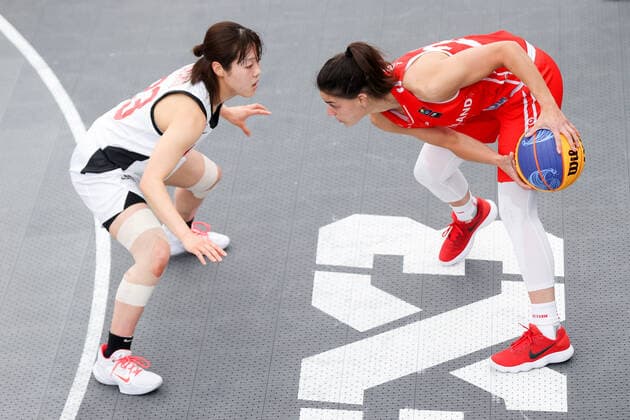 BASKETBALL - FIBA 3x3 Olympic Qualifying GRAZ,AUSTRIA,30.MAY.21 - BASKETBALL - FIBA 3x3 Olympic Qualifying, quarterfinal, women, JPN vs SUI. Image shows Mai Yamamoto (JPN) and Nancy Fora (SUI).  GEPAxpictures xChristianxWalgram