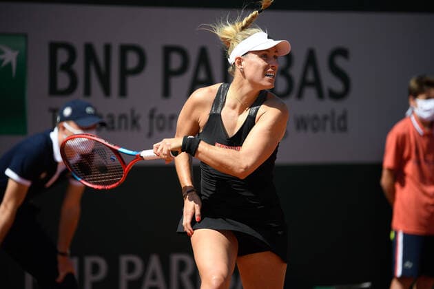 30.05.2021 Paris France, Tennis French Open Roland Garros 2021 v.l., Angelique Kerber (DEU), beim Aufwärmen, Warm-up vor dem Spiel-Up, Training