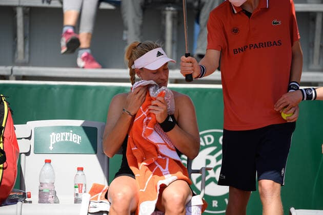 30.05.2021 Paris France, Tennis French Open Roland Garros 2021 v.l., Angelique Kerber (DEU), beim Aufwärmen, Warm-up vor dem Spiel-Up, Training
