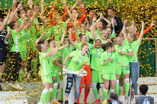GER, DFB Pokal, 1.FFBL. Eintracht Frankfurt vs VfL Wolfsburg 30.05.2021, Rheinenergie Stadion, Koeln, GER, DFB Pokal, 1.FFBL. Eintracht Frankfurt vs VfL Wolfsburg, im Bild: Siegerehrung Wolfsburg