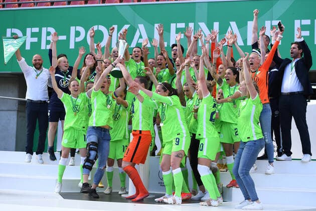 Fußball DFB-Pokal Finale der Frauen Eintracht Frankfurt - VfL Wolfsburg am 30.05.2021 im RheinEnergieStadion in Köln Deutscher Pokalsieger der Frauen 2021: VfL Wolfburg DFB regulations prohibit any use of photographs as image sequences and or quasi-video.