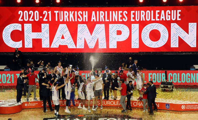 Basketball Turkish Airlines EuroLeague Final FC Barcelona, Barca - Anadolu Efes Istanbul Lanxess Arena Köln Deutschland 30.05.2021 Siegerehrung