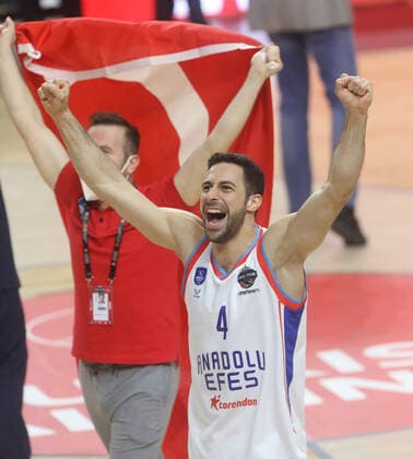 Basketball Turkish Airlines EuroLeague Final FC Barcelona, Barca - Anadolu Efes Istanbul Lanxess Arena Köln Deutschland 30.05.2021 Jubel Dogus Balbay (Anadolu Efes Istanbul)