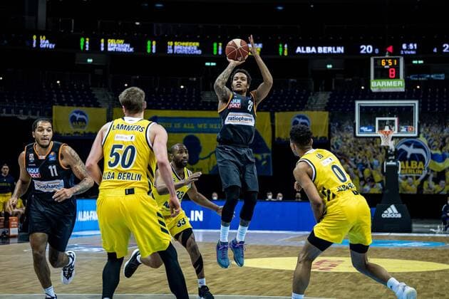 Basketball Berlin 30.05.2021 1. Bundesliga easyCredit BBL Saison 2020 2021 Playoffs Halbfinale Spiel 1 Alba Berlin - ratiopharm Ulm Dylan Osetkowski (Ulm, No.21)