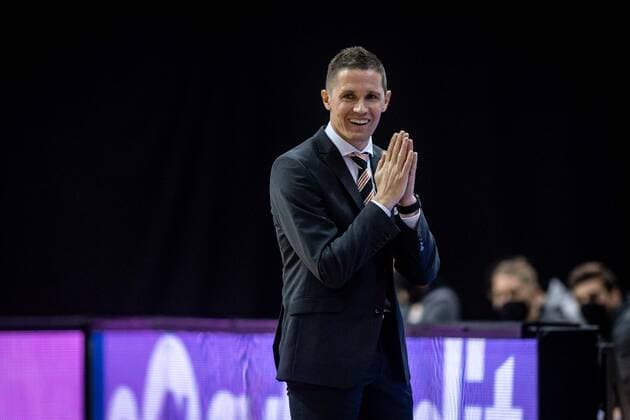 Basketball Berlin 30.05.2021 1. Bundesliga easyCredit BBL Saison 2020 2021 Playoffs Halbfinale Spiel 1 Alba Berlin - ratiopharm Ulm Jaka Lakovic (Ulm, Trainer) Jubel