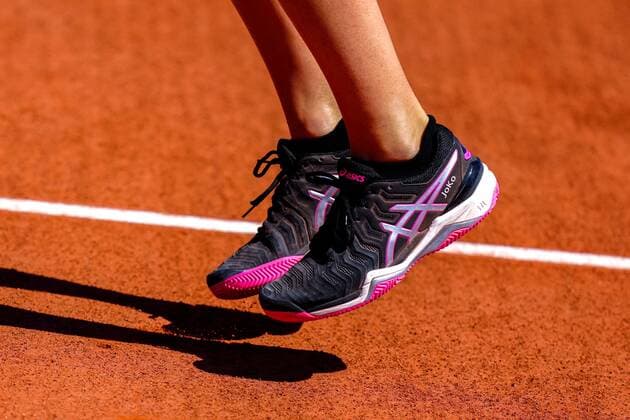 Mandatory Credit: Photo by Javier Garcia BPI Shutterstock (11977038fy) The Asics tennis shoes of Johanna Konta French Open Tennis, Day Two, Roland Garros, Paris, France - 31 May 2021 French Open Tennis, Day Two, Roland Garros, Paris, France - 31 May 2021  Copyright: xJavierxGarcia BPI Shutterstockx 11977038fy