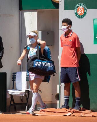 Laura Siegemund (GER) betritt Court Suzanne Lenglen, Spielanfang Tennis - French Open 2021 - Grand Slam - Roland Garros - Paris - - France - 31 May 2021. Copyright: xJuergenxHasenkopfx