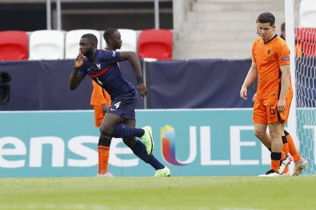 Sport Bilder des Tages Fußball, U21 EM Viertelfinale, Niederlande - Frankreich BUDAPEST, 31-05-2021, Uj Bozsik Stadium, European Championship, EM, Europameisterschaft Under 21 in Hungary and Slovenia. Euro 2021 Under 21 Quarter Finals. Netherlands U21, U 21 - France U21. France U21 player Dayot Upamecano celebrating the 0-1 Netherlands U21 - France U21  x12001620x Copyright: