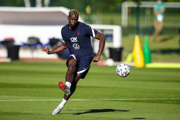 Fußball, Nationalteam Frankreich Training Paul Pogba ( France ) - FOOTBALL : Entrainemente de l equipe de France au CNF - Clairefontaine - 31 05 2021 FedericoPestellini Panoramic 