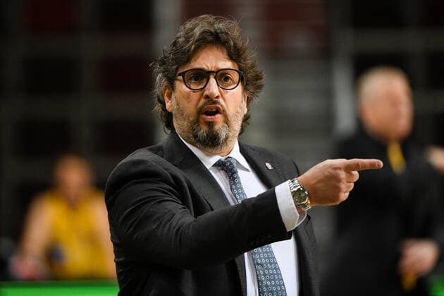 Andrea Trinchieri (FC Bayern Muenchen Basketball, Trainer) gibt Anweisungen, GER, MHP Riesen Ludwigsburg vs. FC Bayern Muenchen, 31.05.2021, Play Off Halbfinale Spiel 2, easycredit Basketball Bundesliga, Spielzeit 2020 2021. GER, MHP Riesen Ludwigsburg vs. FC Bayern Muenchen, 31.05.2021, Play Off Halbfinale Spiel 2, easycredit Basketball Bundesliga, Spielzeit 2020 2021 Ludwigsburg Copyright: xEibnerxPressefoto MichaelxMemmlerx EP_MMR