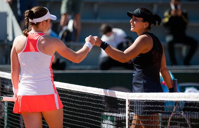 Mandatory Credit: Photo by Rob Prange Shutterstock (11977019du) Tamara Zidansek of Slovenia & Bianca Andreescu of Canada in action during the first round of the 2021 Roland Garros Grand Slam Tournament French Open Tennis, Day Two, Roland Garros, Paris, France - 31 May 2021 French Open Tennis, Day Two, Roland Garros, Paris, France - 31 May 2021  Copyright: xRobxPrange Shutterstockx 11977019du
