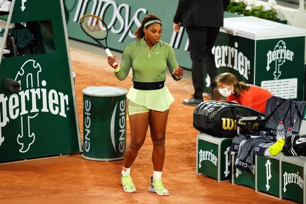 Mandatory Credit: Photo by Javier Garcia BPI Shutterstock (11977038sg) Serena Williams reacts after waving to an imaginary crowd after her first round match French Open Tennis, Day Two, Roland Garros, Paris, France - 31 May 2021 French Open Tennis, Day Two, Roland Garros, Paris, France - 31 May 2021  Copyright: xJavierxGarcia BPI Shutterstockx 11977038sg