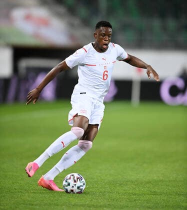 Fussball International Testspiel in Sankt Gallen 30.05.2021 Schweiz - USA Denis Zakaria (Schweiz) am Ball *** Football International Test match in Sankt Gallen 30 05 2021 Switzerland USA Denis Zakaria Switzerland on the ball