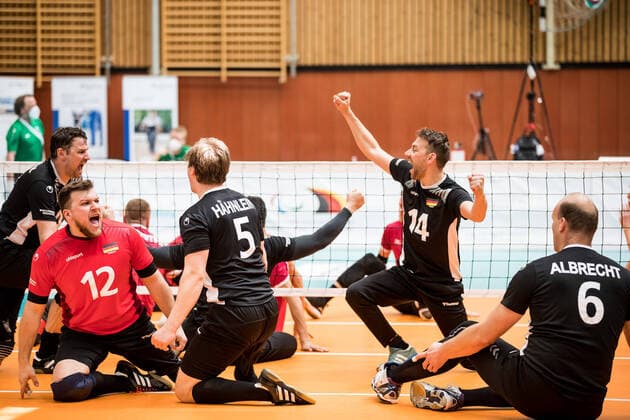 WORLD ParaVolley Men’s Final Qualifier Tokyo 2020 Paralympic Games: Deutschland - Kanada; 01.06.2021 Heiko Wiesenthal (Deutschland, 4), Mathis Tigler (Deutschland, 12), Stefan Haehnlein (Deutschland, 5), Torben Schiewe (Deutschland, 14), Dominik Albrecht (Deutschland, 6) jubeln WORLD ParaVolley Men’s Final Qualifier Tokyo 2020 Paralympic Games: Deutschland - Kanada; Duisburg Sportschule Wedau Copyright: xBEAUTIFULxSPORTS Wunderlx