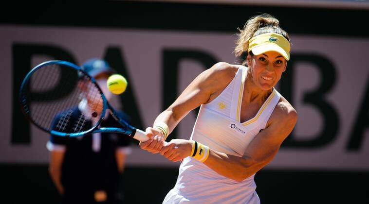 Mandatory Credit: Photo by Rob Prange Shutterstock (11988196cc) Bernarda Pera of the United States in action during the first round at the 2021 Roland Garros Grand Slam Tournament French Open Tennis, Day Three, Roland Garros, Paris, France - 01 Jun 2021 French Open Tennis, Day Three, Roland Garros, Paris, France - 01 Jun 2021  Copyright: xRobxPrange Shutterstockx 11988196cc