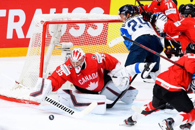 210601 Goalkeeper Darcy kuemper of Canada during the 2021 IIHF Ice hockey, Eishockey World Championship, WM, Weltmeisterschaft game between Canada and Finland on June 1, 2021 in Riga. Photo: Simon Hastegard BILDBYRAN kod SH SH0128 ishockey ice hockey ishockey-vm iihf ice hockey world championship canada kanada finland day 12 bbeng Copyright: SIMONxHASTEGARD BB210601SH030