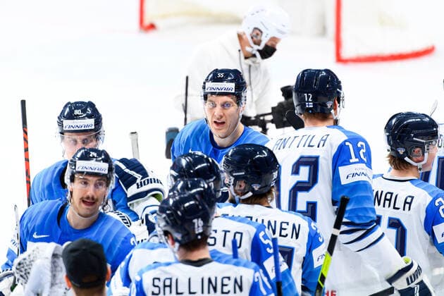210601 Atte Ohtamaa of Finland celebrates after the 2021 IIHF Ice hockey, Eishockey World Championship, WM, Weltmeisterschaft game between Canada and Finland on June 1, 2021 in Riga. Photo: Simon Hastegard BILDBYRAN kod SH SH0128 ishockey ice hockey ishockey-vm iihf ice hockey world championship canada kanada finland day 12 bbeng jubel Copyright: SIMONxHASTEGARD BB210601SH048