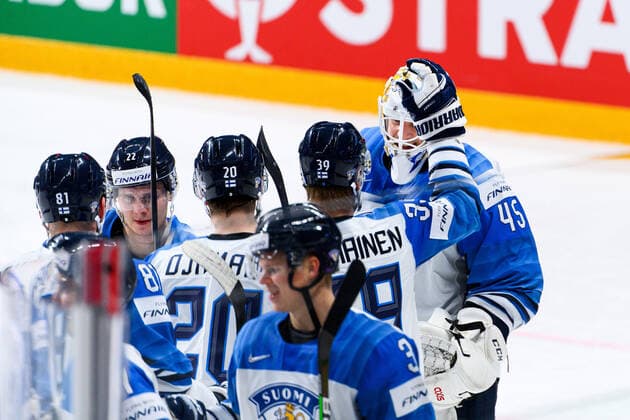 210601 Goalkeeper Jussi Olkinuora of Finland celebrates after the 2021 IIHF Ice hockey, Eishockey World Championship, WM, Weltmeisterschaft game between Canada and Finland on June 1, 2021 in Riga. Photo: Simon Hastegard BILDBYRAN kod SH SH0128 ishockey ice hockey ishockey-vm iihf ice hockey world championship canada kanada finland day 12 bbeng jubel Copyright: SIMONxHASTEGARD BB210601SH049