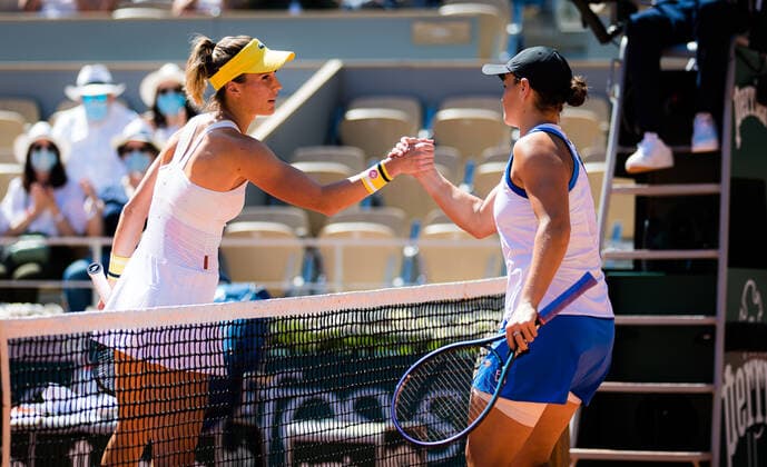 June 1, 2021: Bernarda Pera of the United States & Ashleigh Barty of Australia in action during the first round at the 2021 Roland Garros Grand Slam Tournament - ZUMAa181 20210601_zaa_a181_136 Copyright: xRobxPrangex