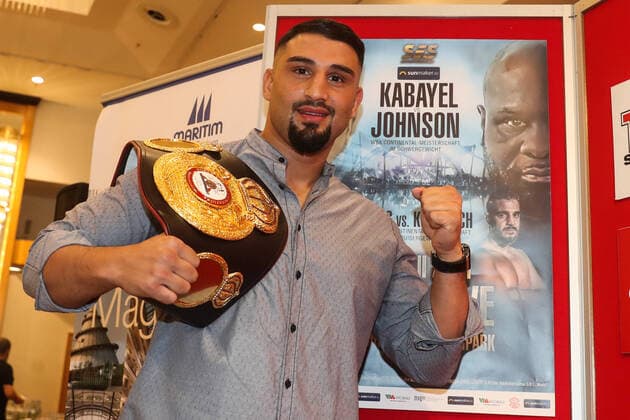 Bilder des Jahres 2021, Sport 06 Juni Sport Themen der Woche KW22 Sport Bilder des Tages Schwergewichtsboxer Agit Kabayel (SES Boxing) - Pressekonferenz im Maritim Hotel zur WBA Continental Meisterschaft Agit Kabayel vs. Kevin Johnson anlässlich des SES Boxabend auf der Seebühne im Elbauenpark in Magdeburg - Boxen,Mann,Männer,Deutschland,01.06.2021 *** Heavyweight boxer Agit Kabayel SES Boxing press conference at the Maritim Hotel for the WBA Continental Championship Agit Kabayel vs Kevin Johnson on the occasion of the SES Boxing evening on the lake stage in the Elbauenpark in Magdeburg Boxing,man,men,Germany,01 06 2021