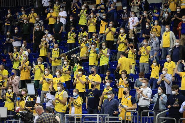 DEU, GER, easyCredit BBL, ALBA vs. ratiopharm Ulm, 2.Spiel, 01.06.2021, Mercedes-Benz-Arena, Berlin, DEU, GER, easyCredit BBL, ALBA vs. ratiopharm Ulm, 2.Spiel, im Bild ALBA-Fans