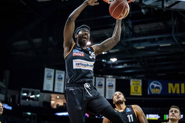 Basketball Berlin 01.06.2021 1. Bundesliga easyCredit BBL Saison 2020 2021 Playoffs Halbfinale Spiel 2 Alba Berlin - ratiopharm Ulm Aric Holman (Ulm, No.35)