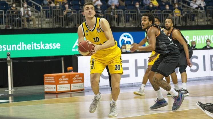 Tim Schneider - Alba 10, 01.06.2021, BBL, Alba Berlin vs Ratiopharm Ulm - Spiel 2 Halbfinale, in der Mercedes Benz Arena, GER, Berlin, 01.06.2021, BBL, HF, Alba vs Ratiopharm Ulm Berlin Copyright: xUwexKoch Eibner-Pressefotox EP_UKH